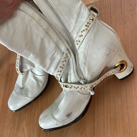 One of a kind vintage Fantasy Collection White Boots Gold studded strap - Picture 7 of 7